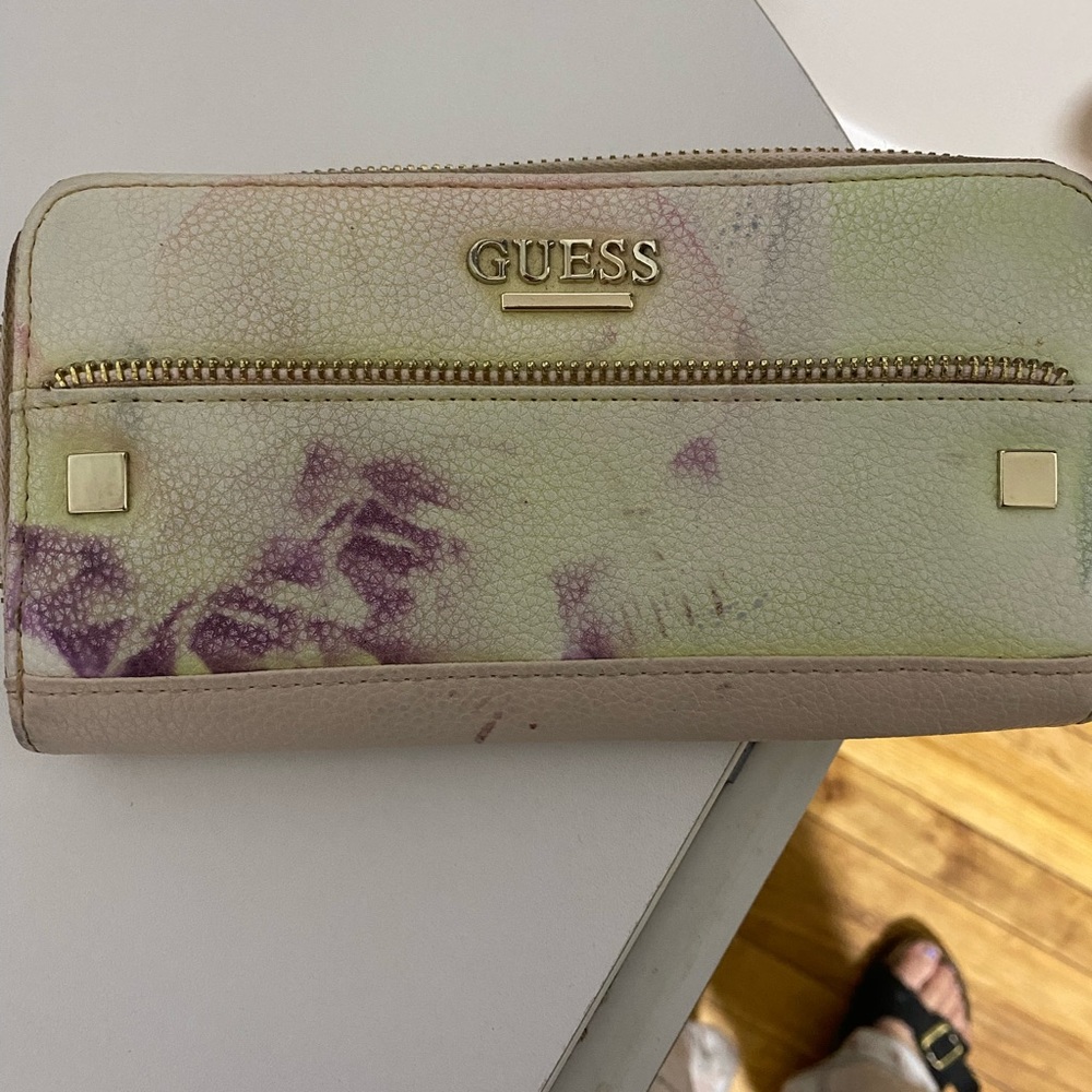 Guess wallet